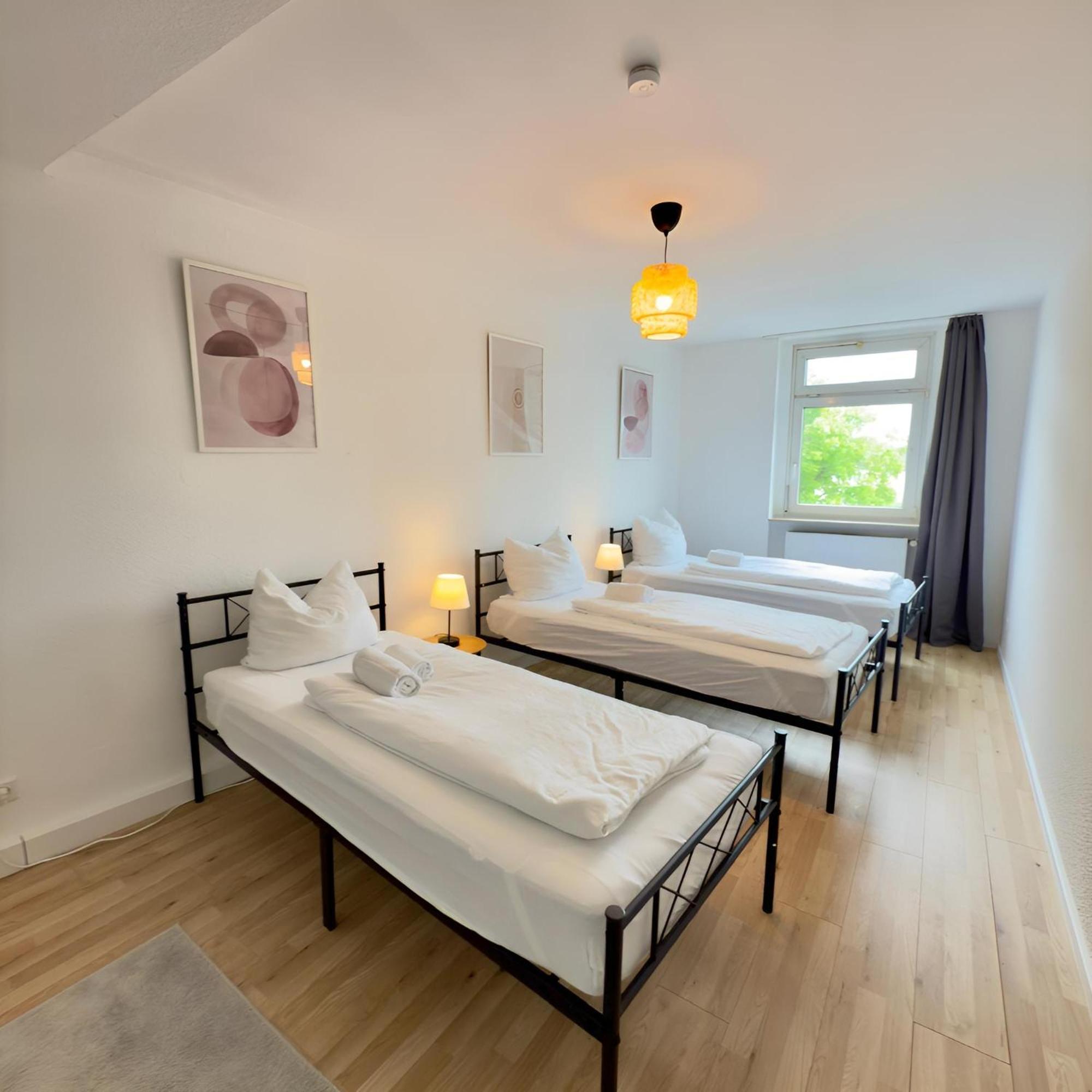 Raha Apartments - Ihr Komfortables Zuhause - Garten - Vollausstattung - Balkon - Parkplatz Kassel Luaran gambar