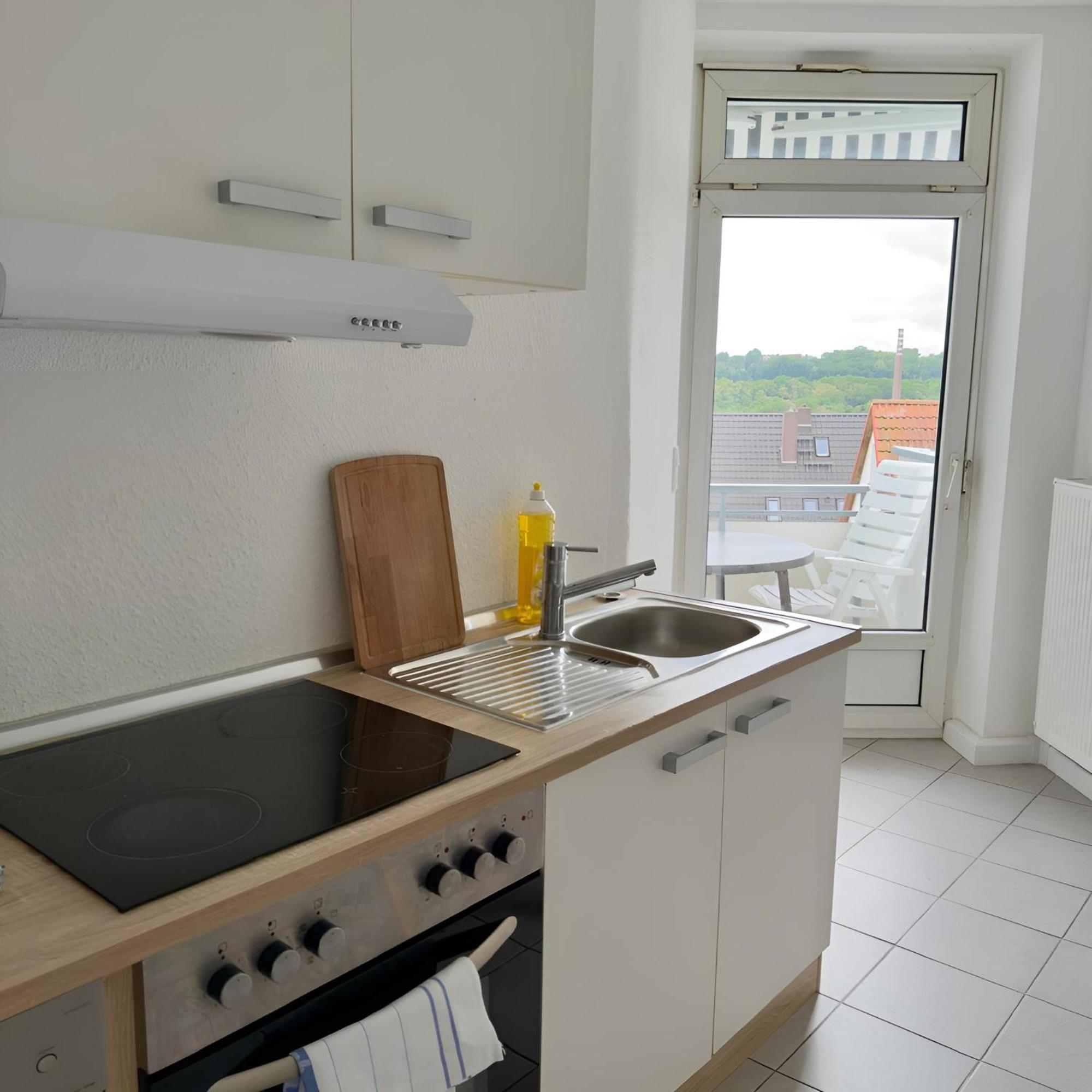 Raha Apartments - Ihr Komfortables Zuhause - Garten - Vollausstattung - Balkon - Parkplatz Kassel Luaran gambar